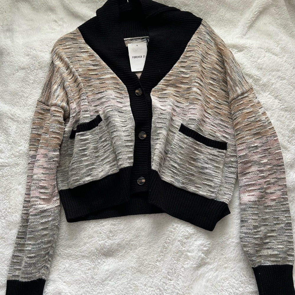 Forever 21 Women's Black and Gray Sweater